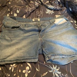 Levi size 16